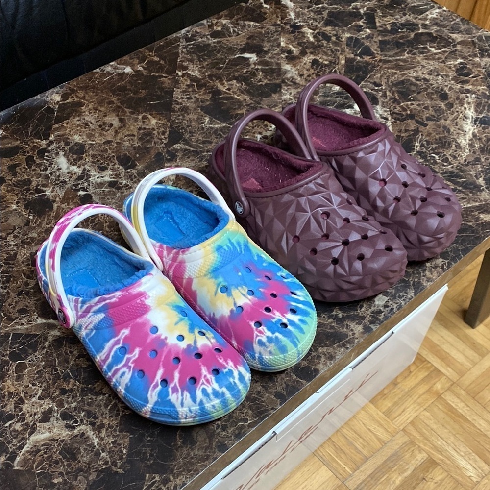 Crocs Tie Dye And Dark Cherry Geometric Fleece Lined Clogs Size 9 Bundle